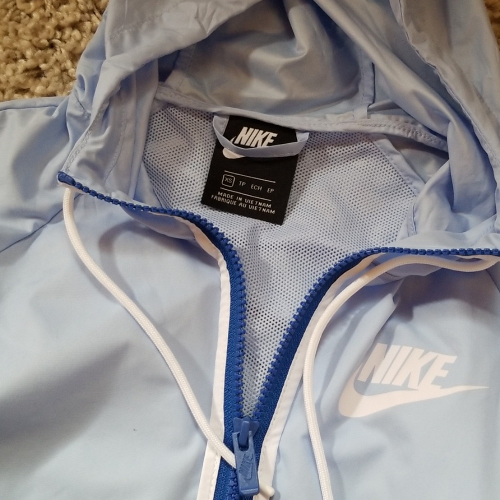 Blue Nike wind Breaker - Picture 3 of 7